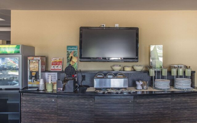 Quality Inn and Suites Petawawa