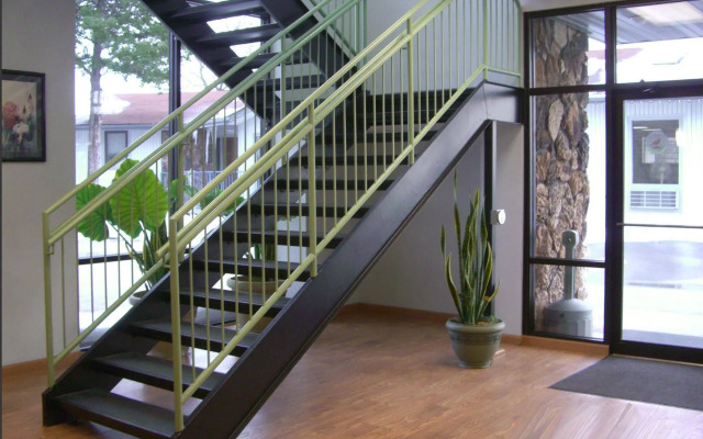 Quails Nest Inn and Suites