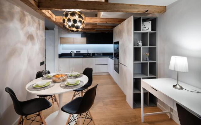 Merkela Loft Apartment Beside Vermanes Park