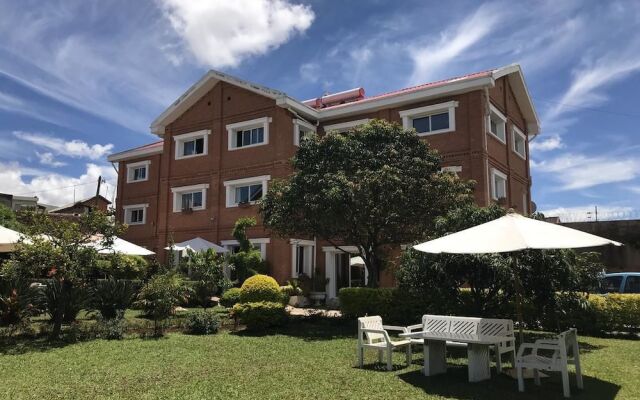 Ivato Hotel