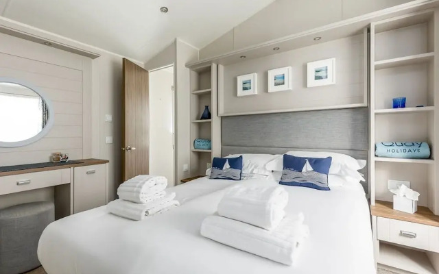 Summer by the Harbour