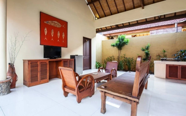 9-BR Private Pool Villa Walk to Seminyak Beach