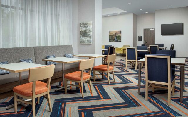 Hampton Inn Baltimore-Downtown-Convention Center