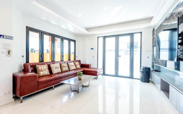 Exquisite Pool Villa B