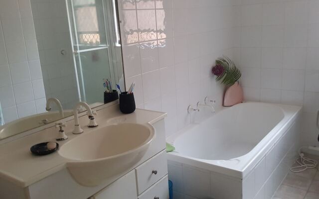 Central 2 bedroom apartment