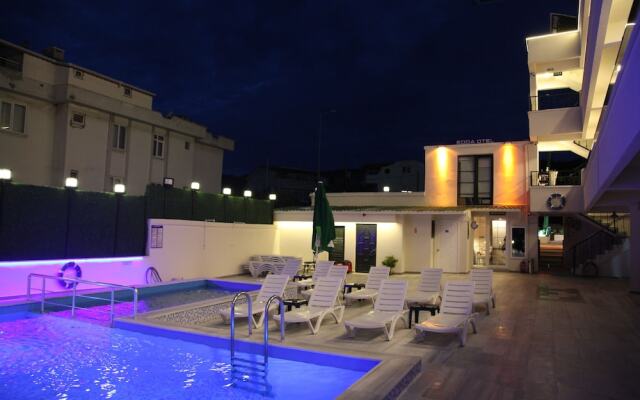 Edda Otel Suit