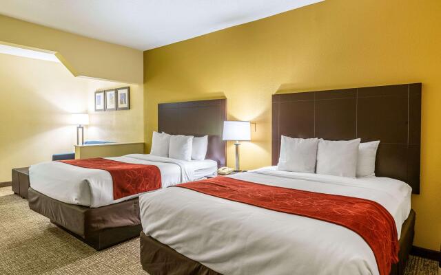 Comfort Suites near Robins Air Force Base