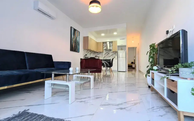 Paphos Light House Apartment