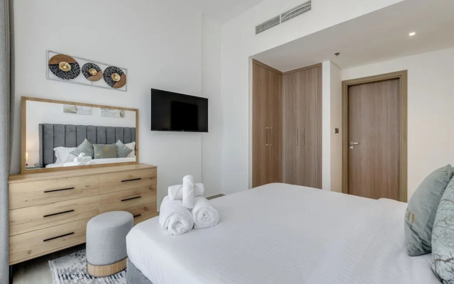 GLOBALSTAY. Azizi Riviera 40