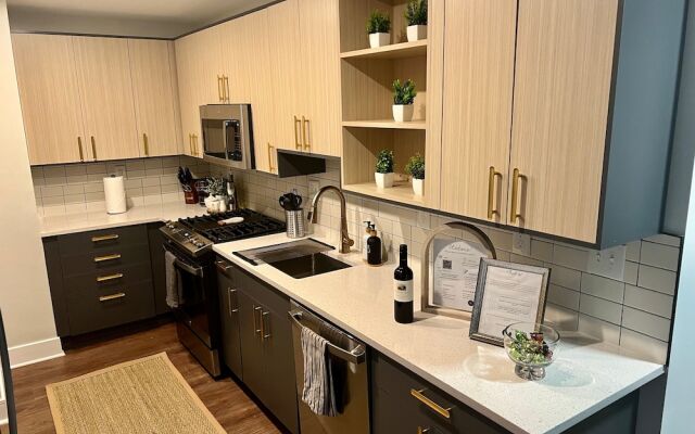 Reagan Airport Apartment