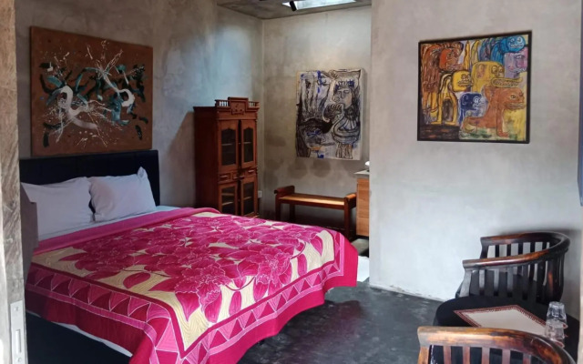 Rumah Paros & Gallery