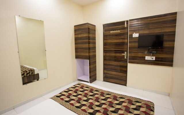 OYO 8705 Hotel Garden Park