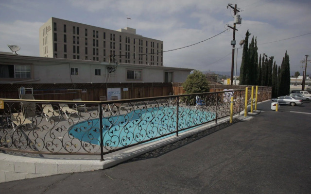 LA Royal Viking Apartments