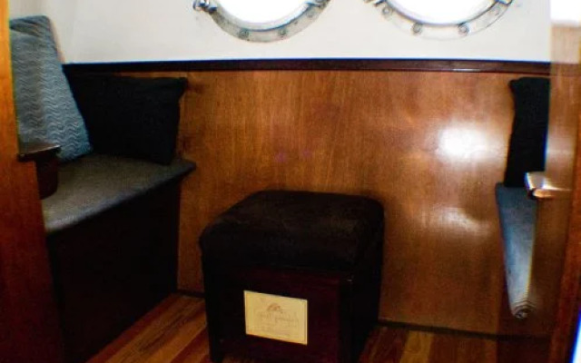 The Covington Houseboat