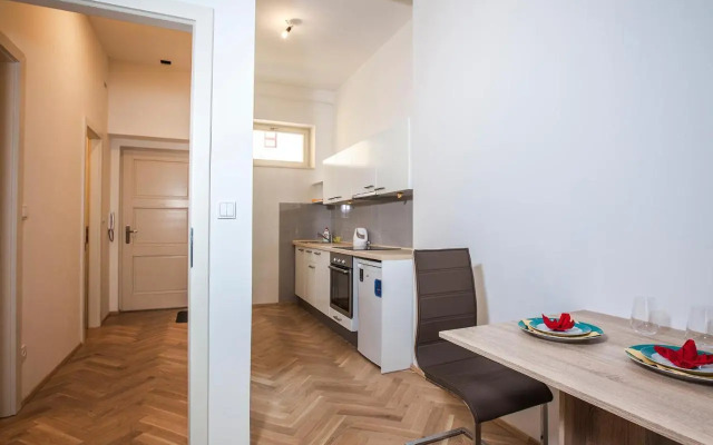 Beautiful Central Apartment Thámova