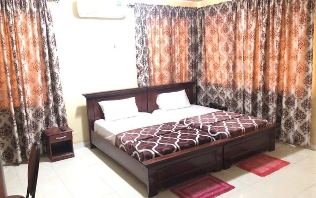 Liana Hotel