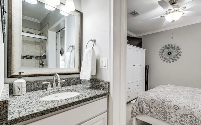 Beach + Pool Access: Smith Mountain Lake Getaway!