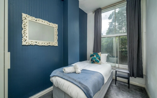 3bedroomed, 2 Baths Flat in Kensington