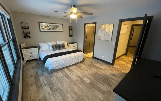 Freshly Updated Lake Michigan Home With Pool