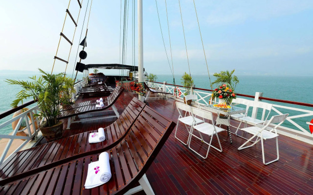 Imperial Legend Cruise Halong