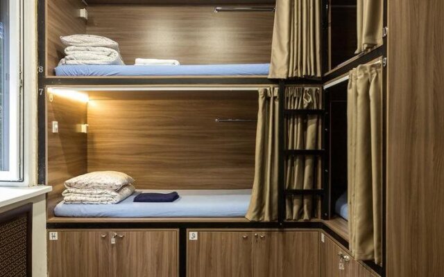 Anchor Park Capsule Hostel