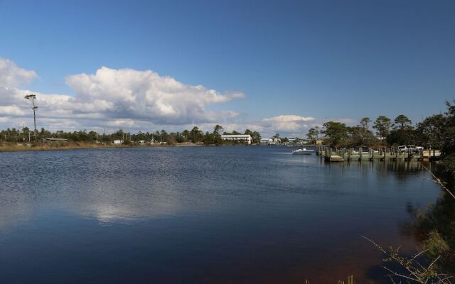 Grand Caribbean 425 by RedAwning