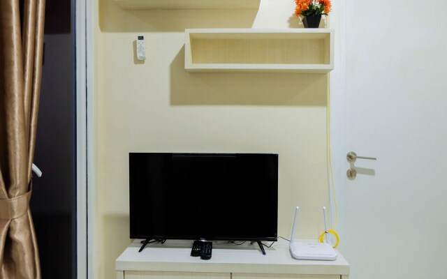 Modern and Comfy 2BR Green Pramuka Apartment