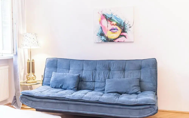Simple 2 Bedroom Apartment with WiFi