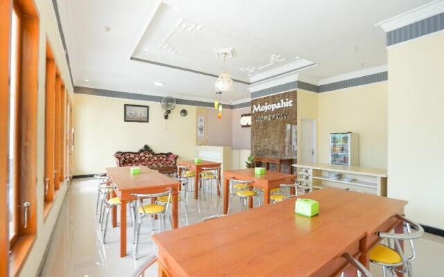 OYO 521 Majapahit Homestay Syariah 1