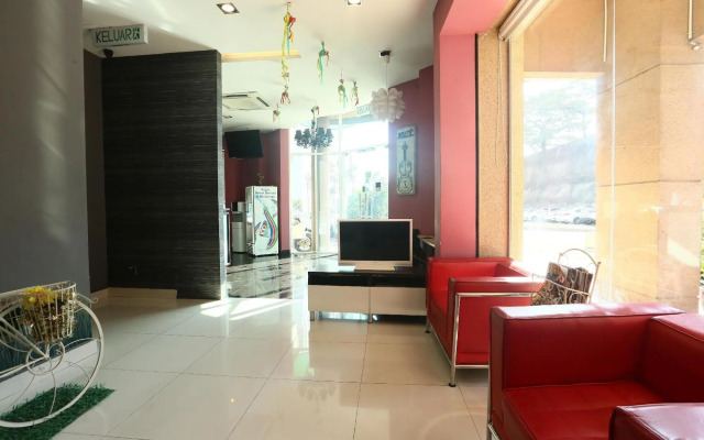 OYO Rooms Kota Damansara GIANT