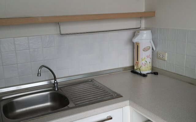 Comfy Deluxe One Bedroom