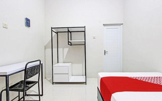 OYO 92757 Ndalem Pusponyidro Syariah