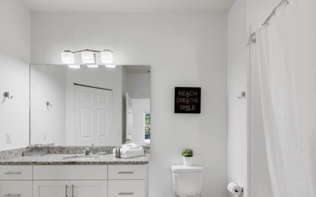 4 Bedroom Lucaya Village Townhouse by RedAwning