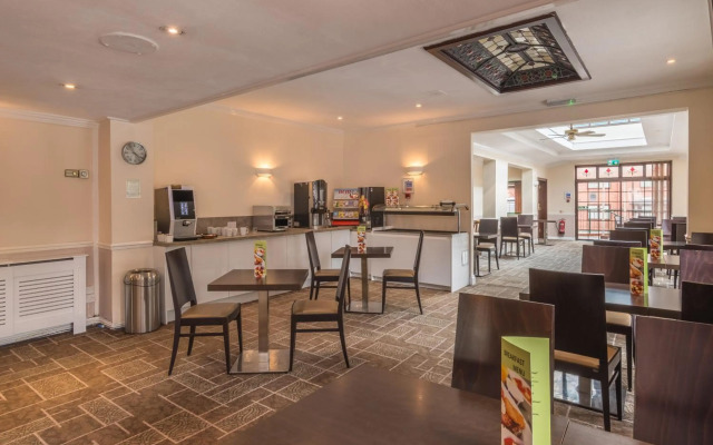 Bridge House Hotel