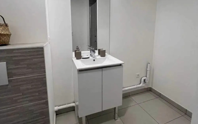 Elegant Appt - 2bdr/6p - Near Paris & La Defense