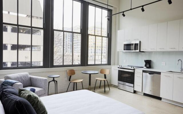 Contemporary Museum District Suites by Sonder