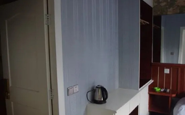 Taizhou Xianren Residence Hotel