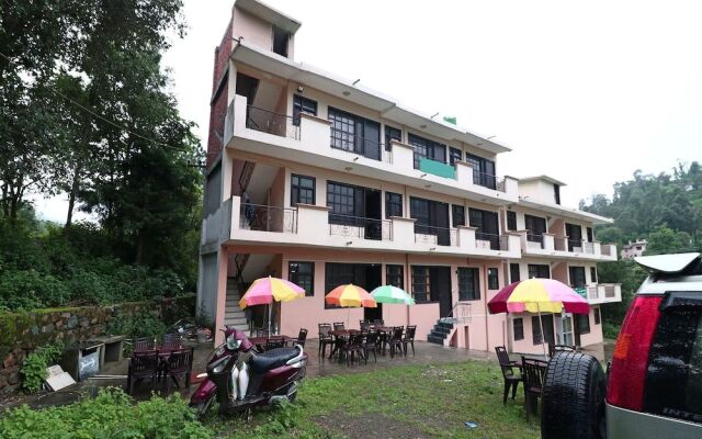 Oyo 15919 Uk Retreat