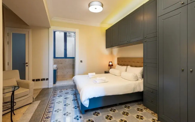 Luxury 2BR Valletta Apartment - Square Sea View