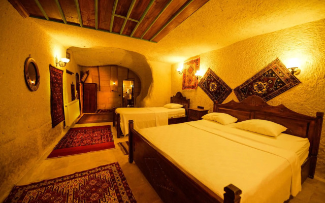 Vineyard Cave Hotel