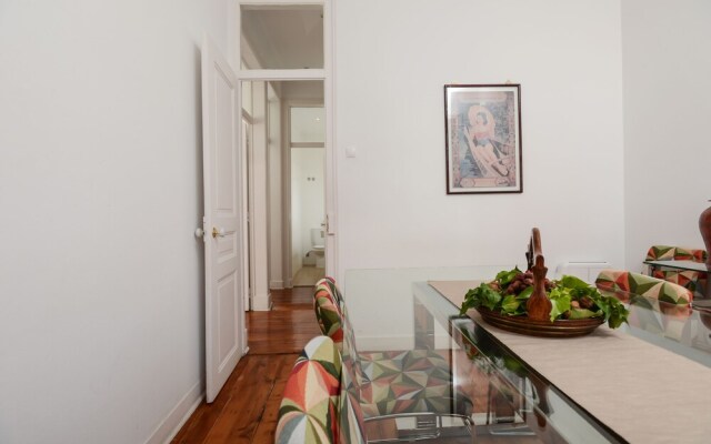 Bright Apartment with River View