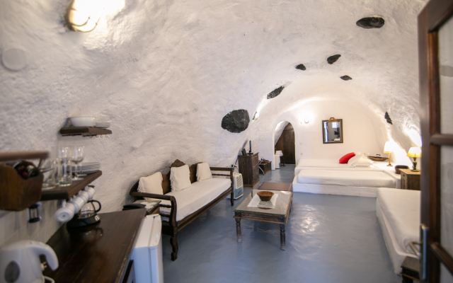 Alexander's Suites