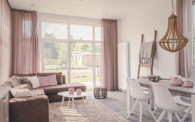 Designed Chalet With Dishwasher, Near Water