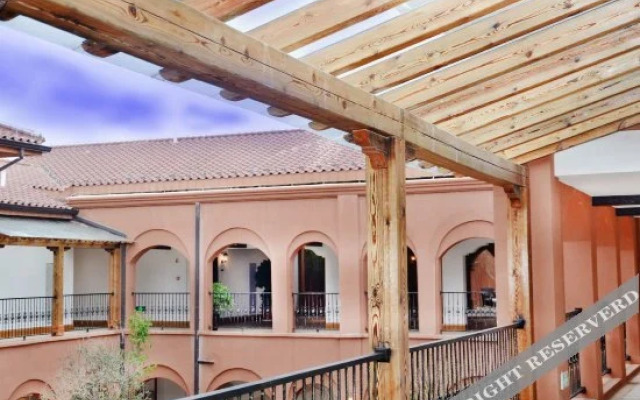 Qunyinghui Holiday Hotel