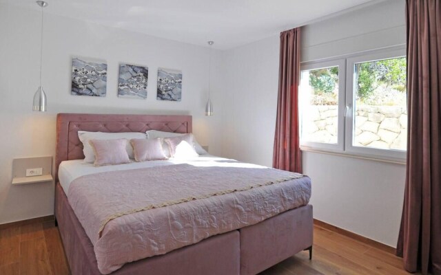 Villa Iva With sea View and Pool