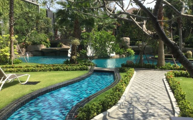 The Riviera Wongamat Hong Apartment