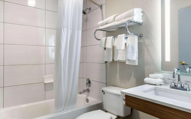 Quality Inn Downtown - near Market Square