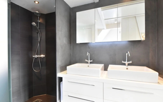 Boutique Holiday Home in Grootschermer With Garden