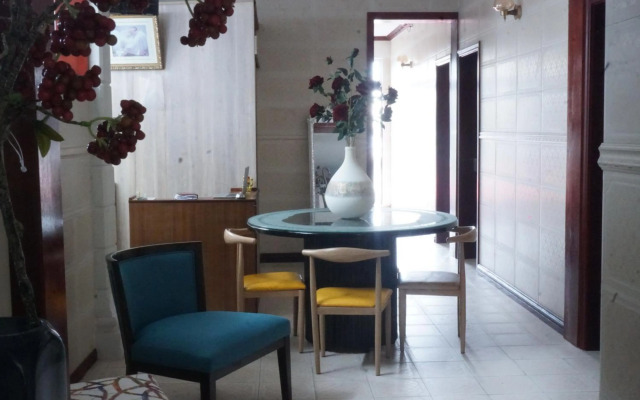 Happy Ours Guesthouse