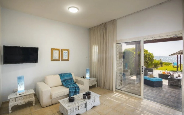 Meneou Beachfront Villa 5